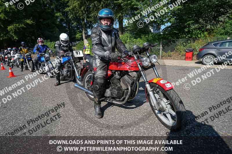 cadwell park;cadwell park photographs;cadwell trackday photographs;enduro digital images;event digital images;eventdigitalimages;peter wileman photography;racing digital images;trackday digital images;trackday photos